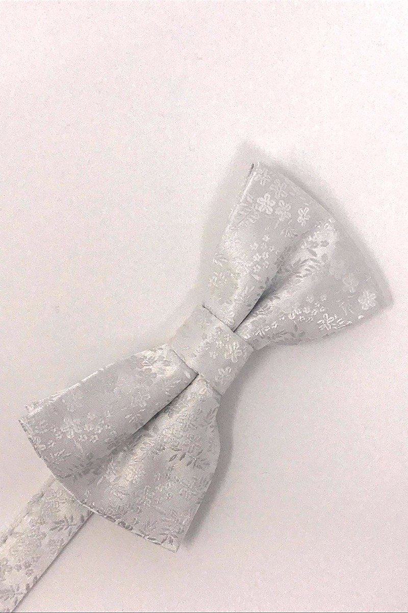 Cardi Pre-Tied White Enchantment Bow Tie